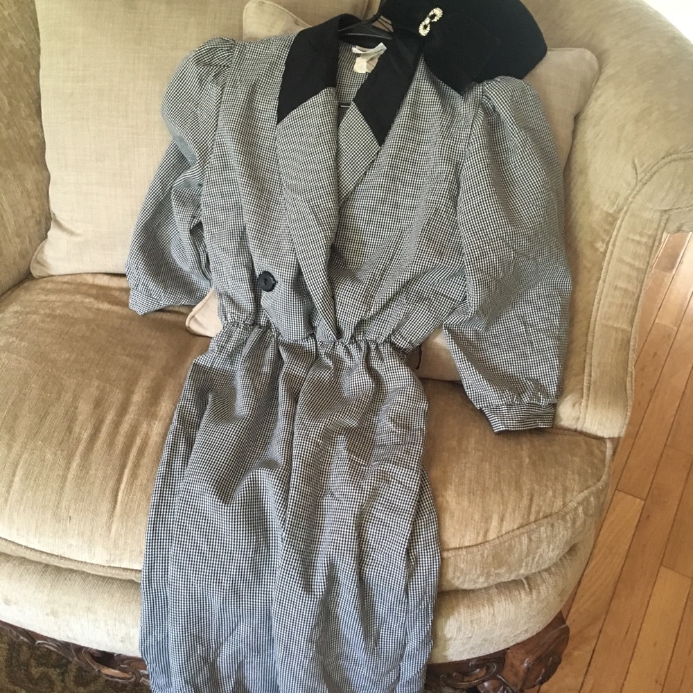 Vintage dress very pretty .  1940
